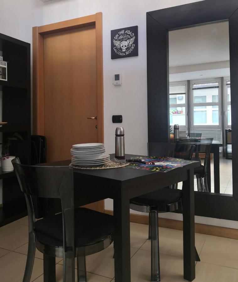 Loft Ristrutturato Vicino M4 Argonne - San Benigno * Milan