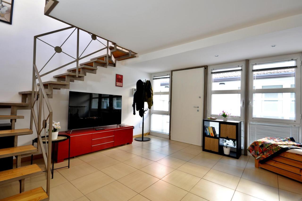 Appartamento Loft Ristrutturato Vicino M4 Argonne - San Benigno